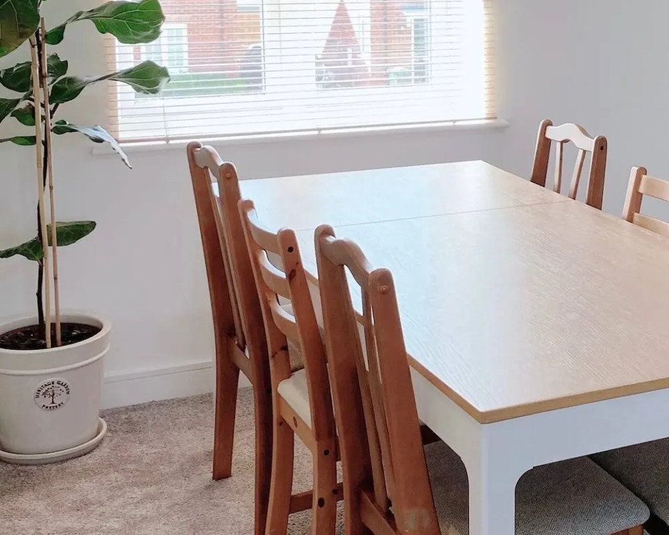 Impeccable 2 Bedroom House in Bicester