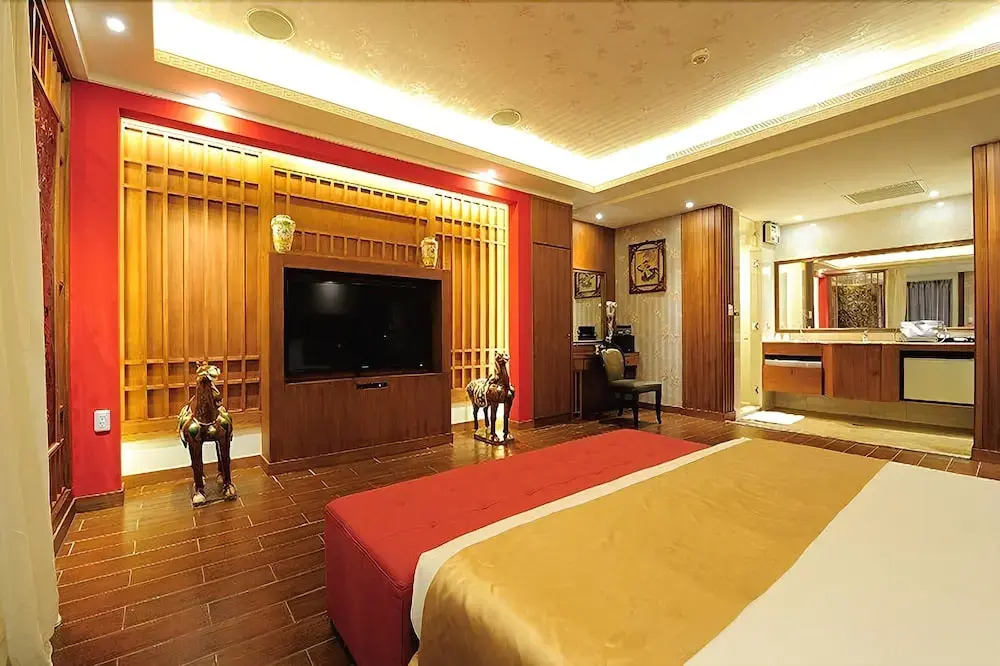 Eden Exoticism Planet Hotel