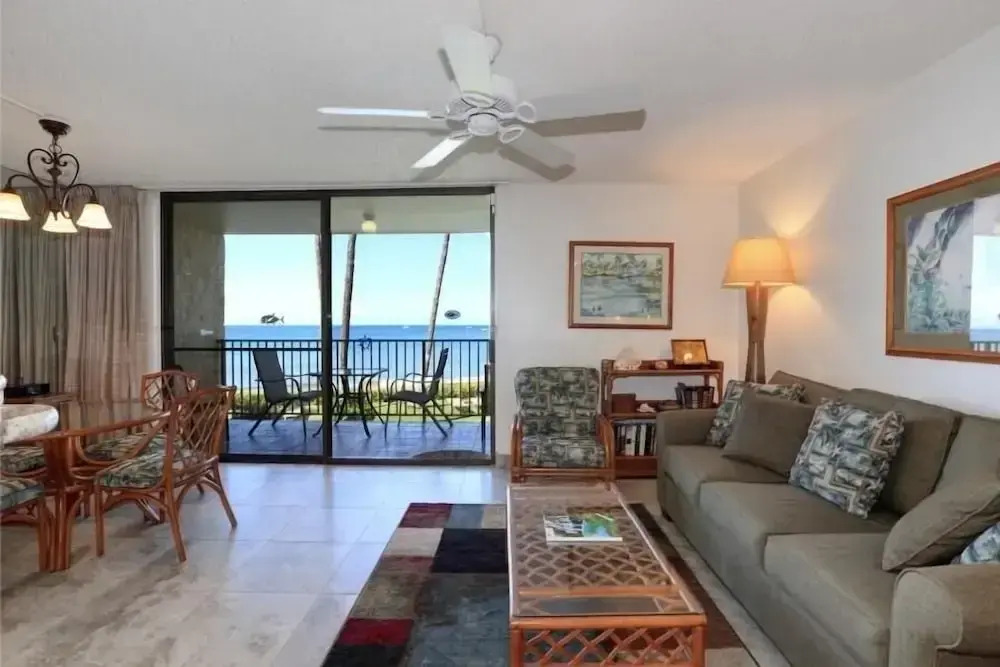 Kihei Beach, #203 1 Bedroom Condo by RedAwning