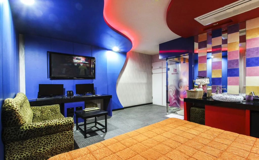 IS Motel
