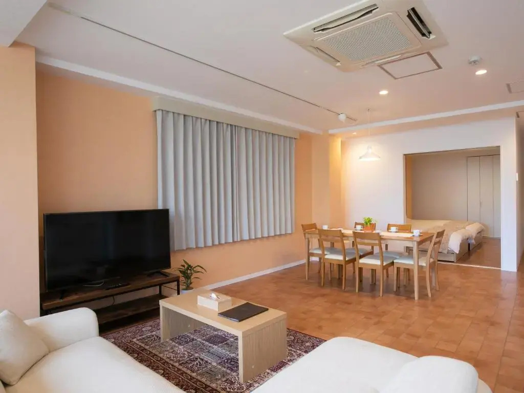 INOVE VILLA OSAKA -120m2 , 7 Double Beds , 2 BR , 2 Bath , Easy Access to Umeda , Kyoto ーPerfect for Families & Groupsー