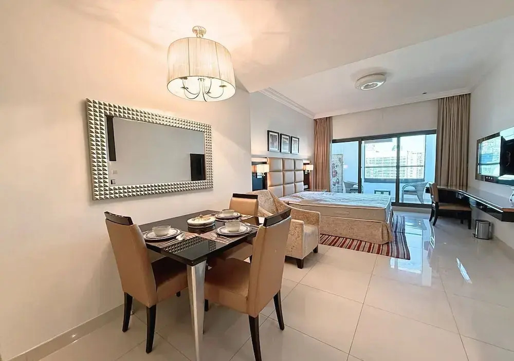 Capital Bay Comfort Studio city view