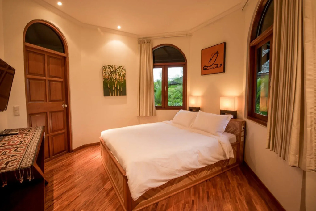 Cove Urbanest Inn