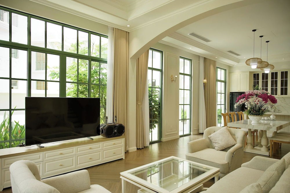 V120 The Signature Tropical Villa