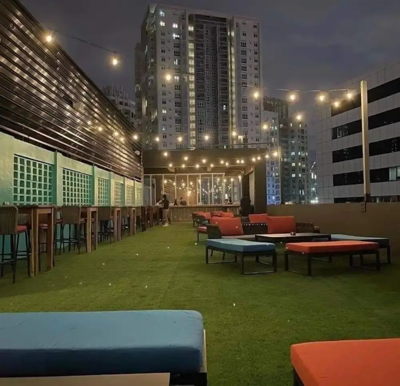 The Residences at BCCT by Stays PH Cozy retreat with hotel-style comforts and convenience, best location in BGC