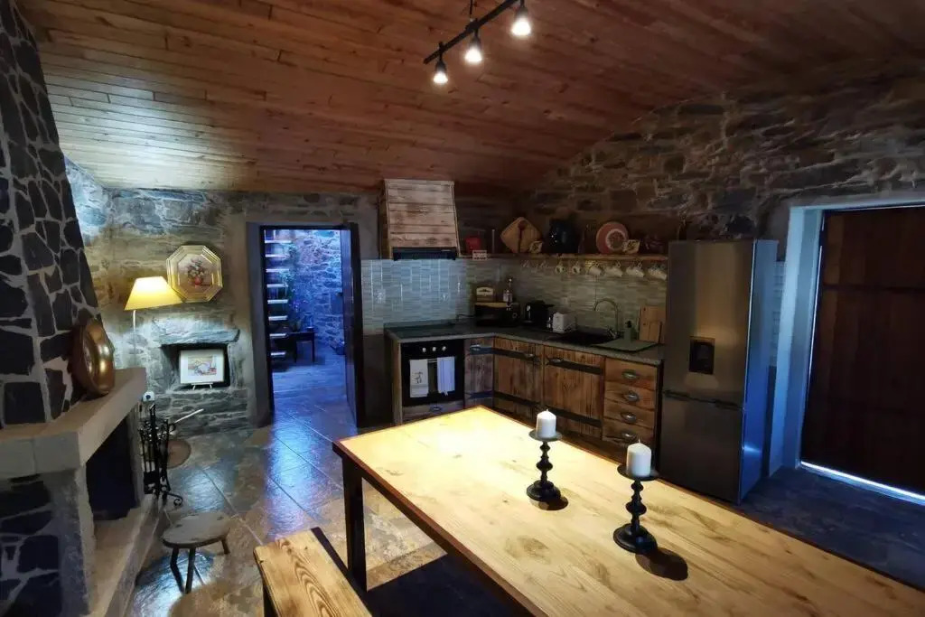 Casa do Linho 400 year old country cottage