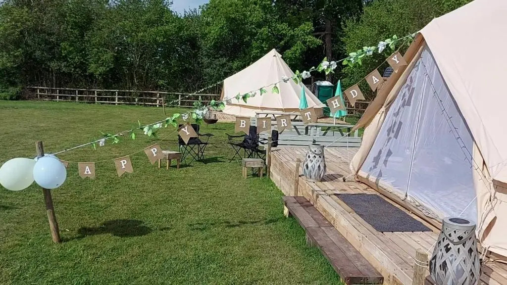 Hopgarden Glamping - Luxury 6m bell tent