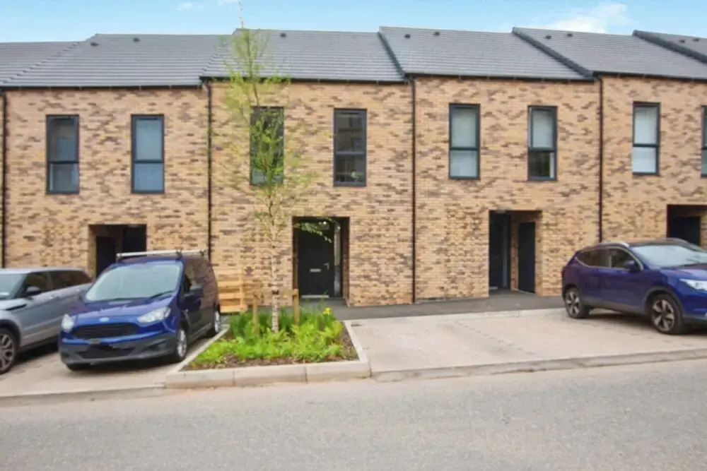 Apricot House- Cozy 2 Bedroom House in Birmingham
