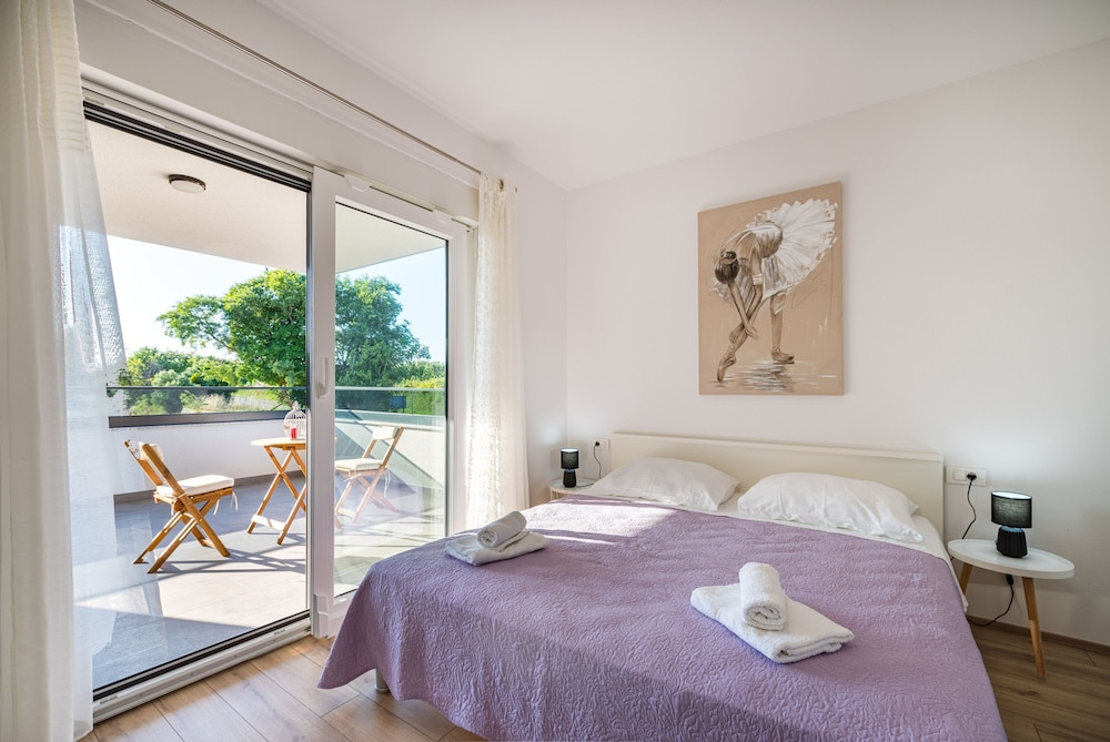 Apartment Vista Mare 1 With Heated Pool