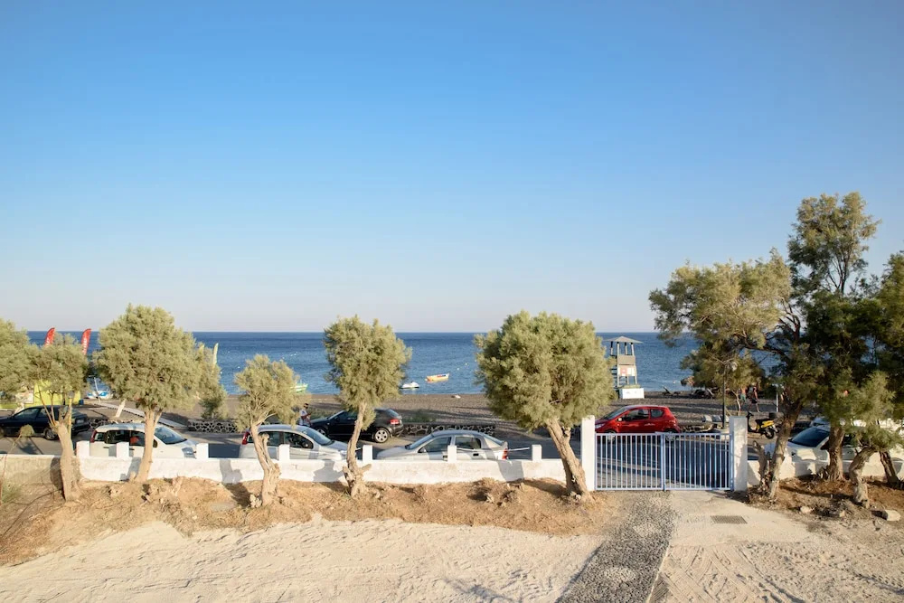 Villa George Santorini