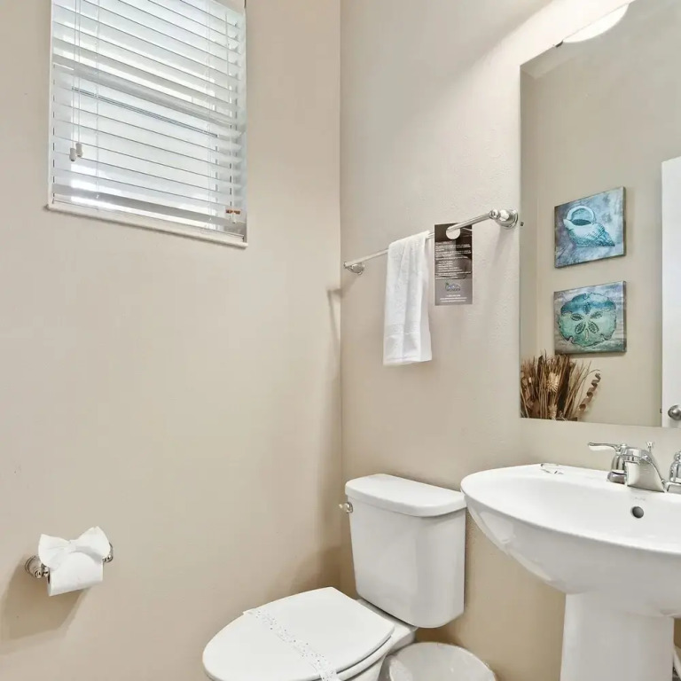 Four Bedroom Sleeps 10 Compass Bay Resort 5121