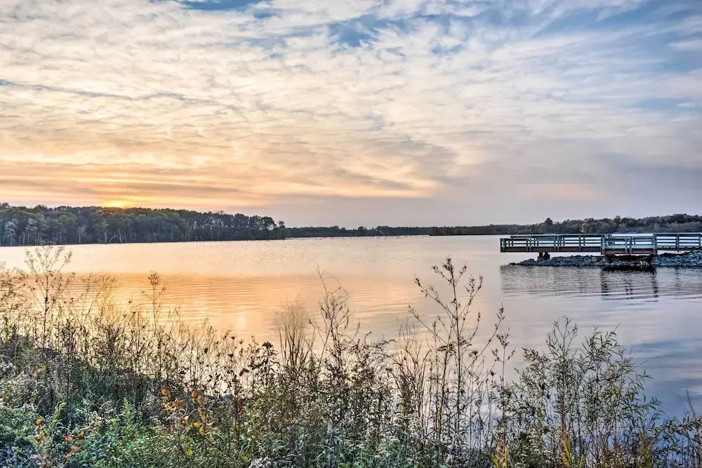Rustic Keosauqua Gem: Fire Pit & Lake Sugema Views