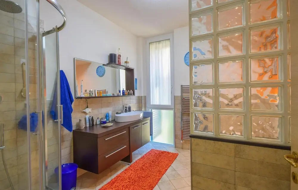 Beautiful Apartment in Genova Pra' With Wifi and 2 Bedrooms