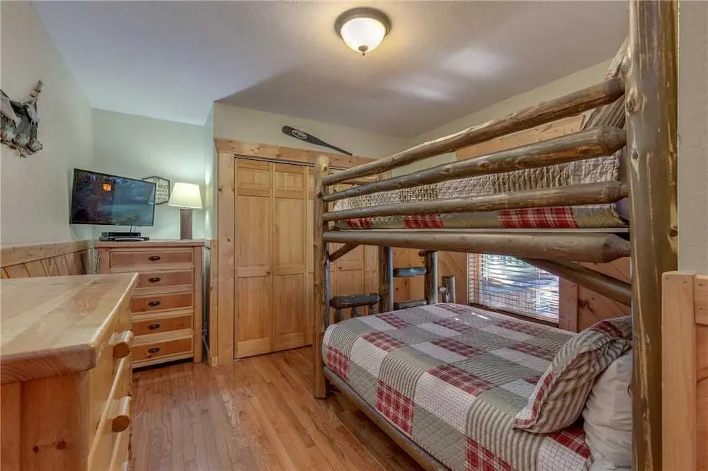 Mountain Dreams 4 Bedroom Home with Hot Tub