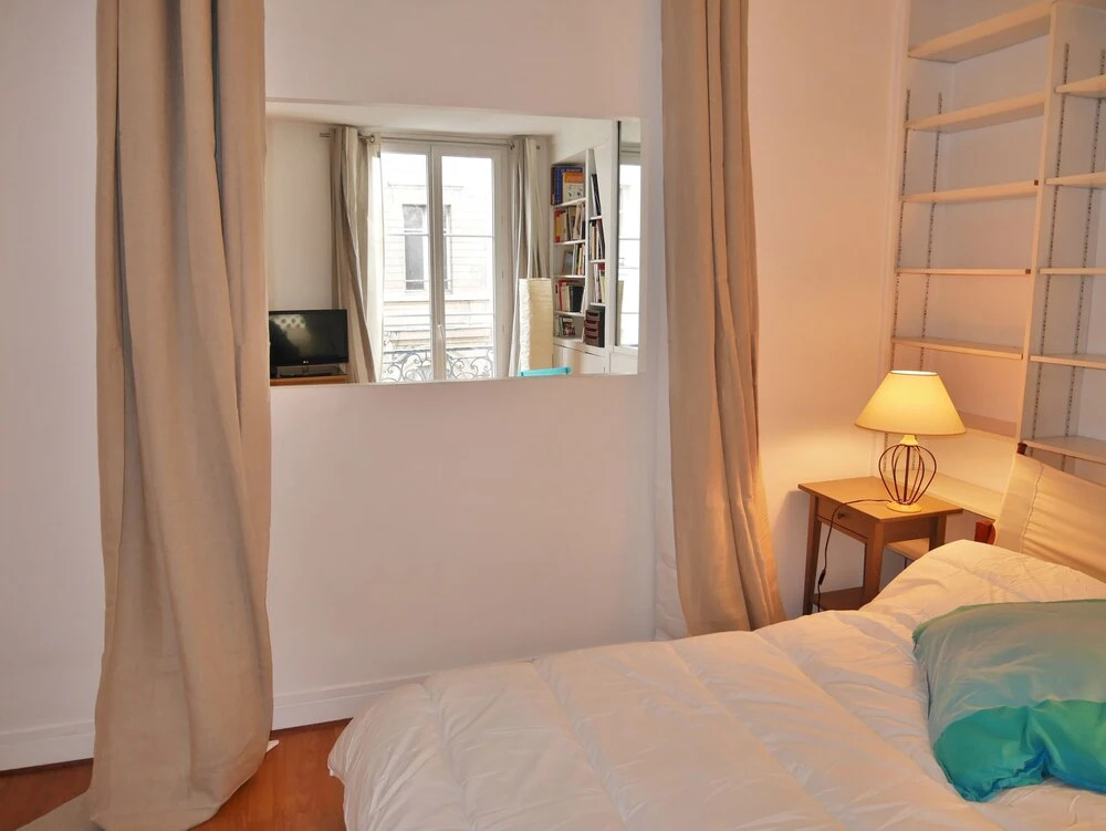 Apartments - Into Paris