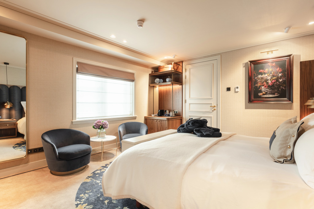 Hotel 717