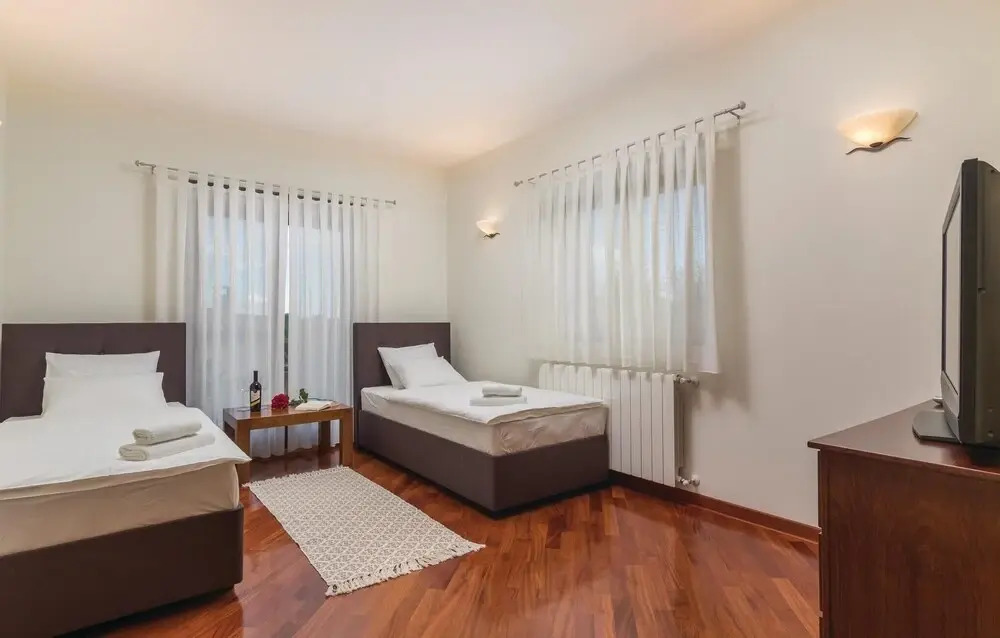 Luxurious Home In Buje