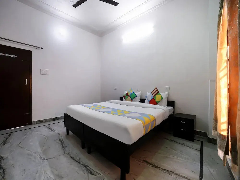 OYO Home 22635 Modern Villa 3BHK
