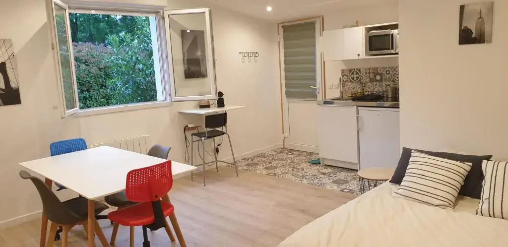 Adorable Studio 25m² Tres Calme Avec Parking (Adults Only)