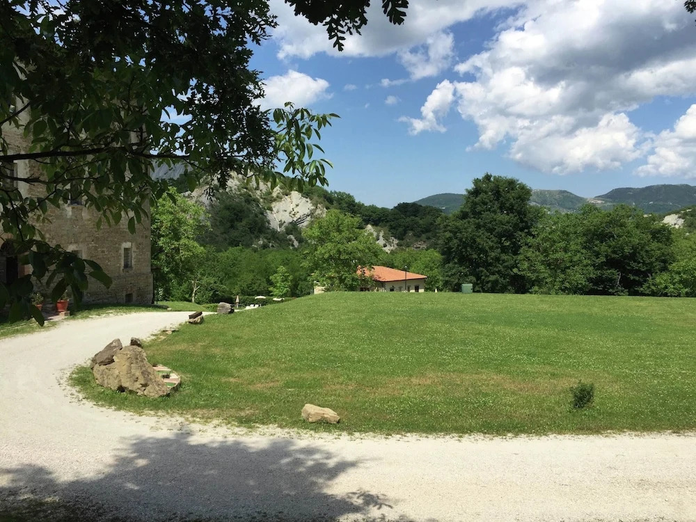 Apartment in Marche With Pool Access