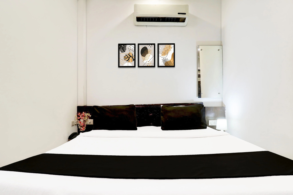 OYO 10454 Hotel Riviera