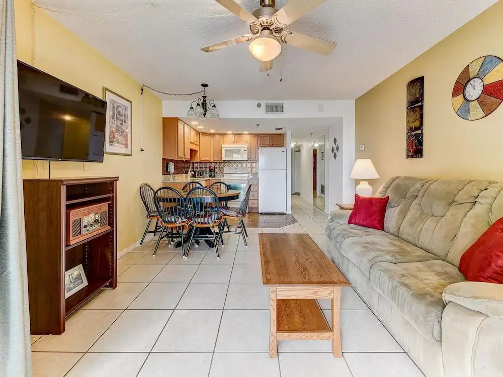 Sunglow Resort 305 by Distinctive Beach Rentals