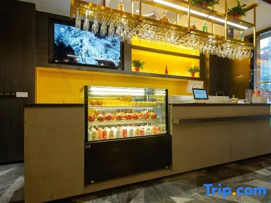 Y Hotel (Xi'an North High-speed Railway Station Fengcheng 12th Road Subway Station)