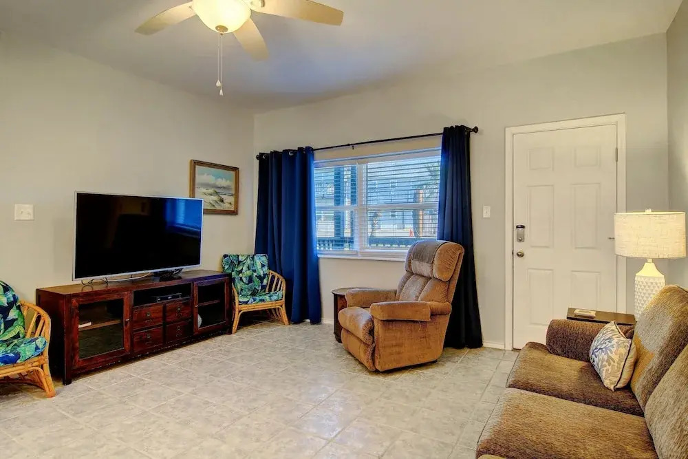 Turtle's Pace Siv5 2 Bedrooms 2 Bathrooms Condo