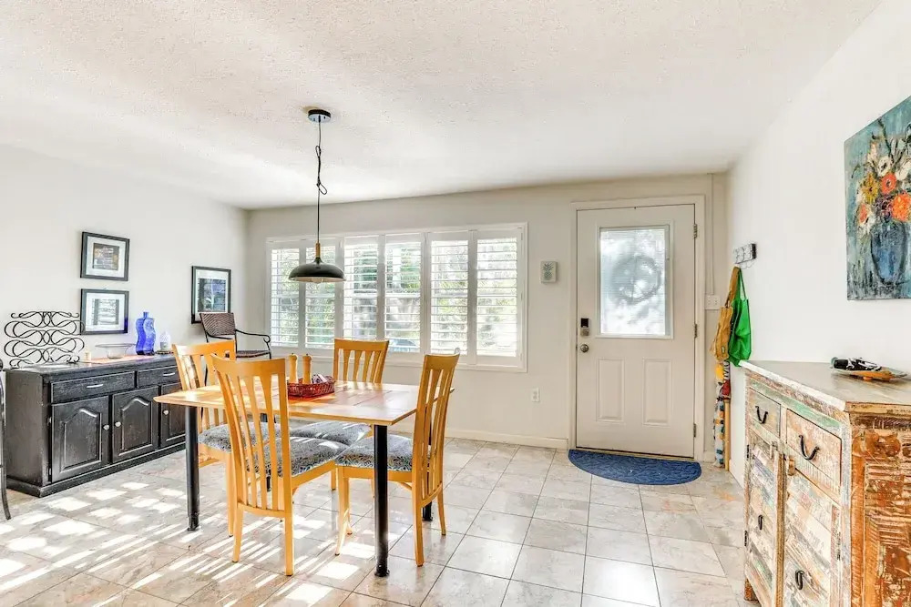 Englewood Bungalow 1 Mi to Beach: Pets Welcome