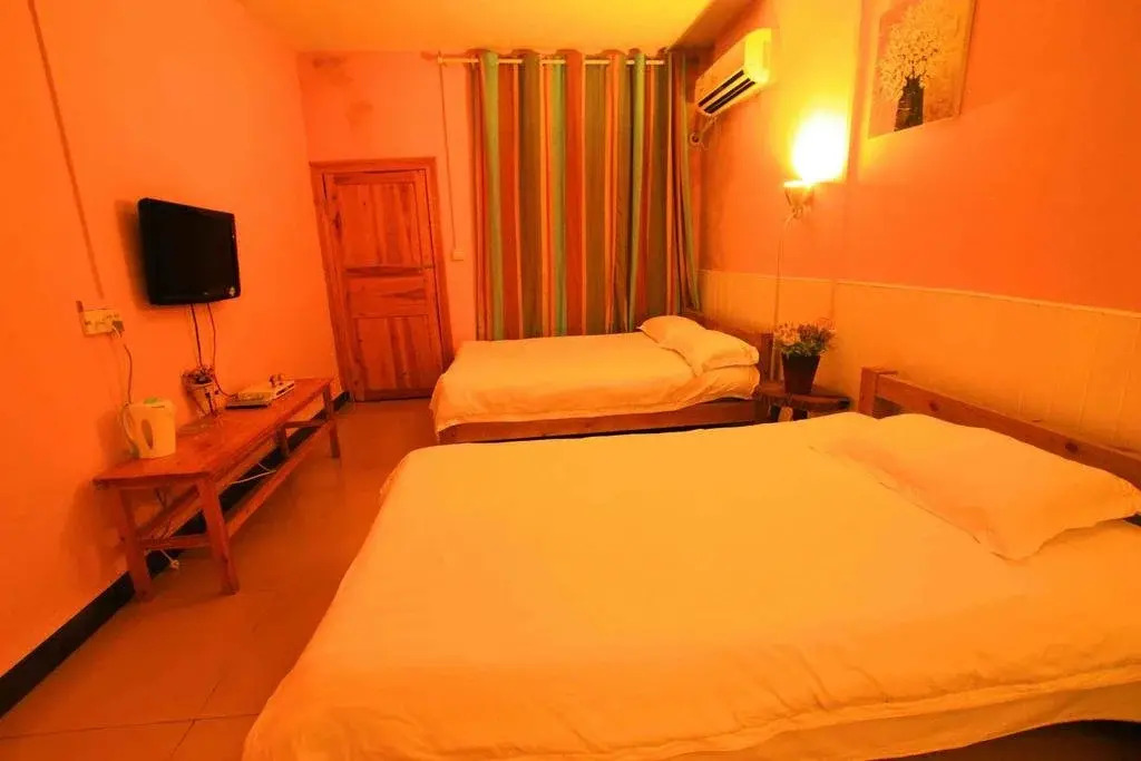 Huatiancuo International Youth Hostel