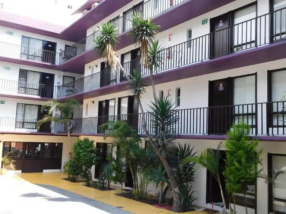 Hotel Suites Royal