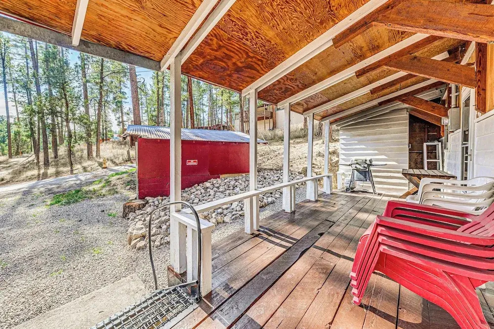 Forest Views & Porch: Family Cabin in Ruidoso