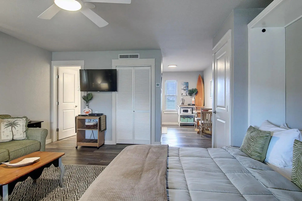 Courtyard #220