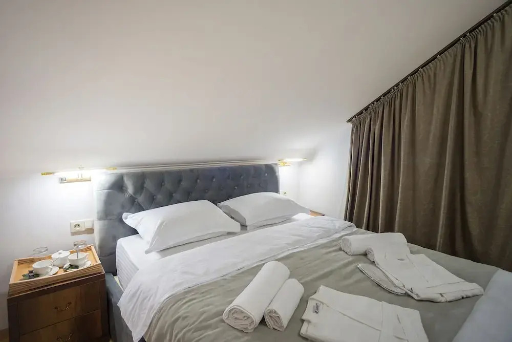 Hotel 9 rooms