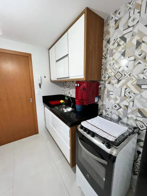 Magnífico APARTAMENTO de Charme - 3 quartos AR CONDICIONADOS SPLIT - Beira Mar, 2 banheiros, 2 Vagas Garagem, 4 Varandas, 2 Elevadores, Redes para Descanso, Wi-Fi, Air Fryer, Disney Plus, HBO Max, Cadeiras de Praia e Caixa Térmica
