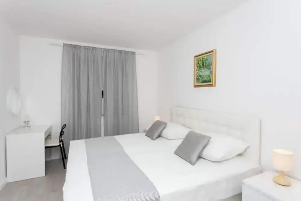 Apartment Dupcic - Two Bedroom Apartment With Balcony