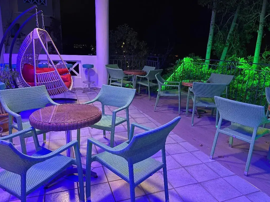 Romantica Hotel Apartments