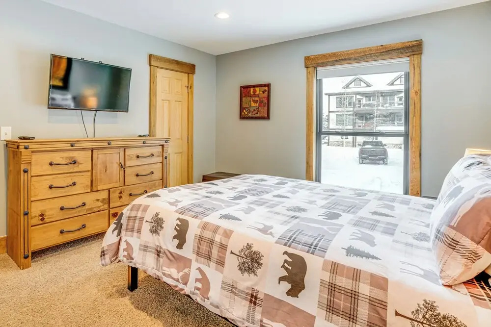 Cozy Mtn Condo: Walk to Quicksilver Lift & Dtwn!