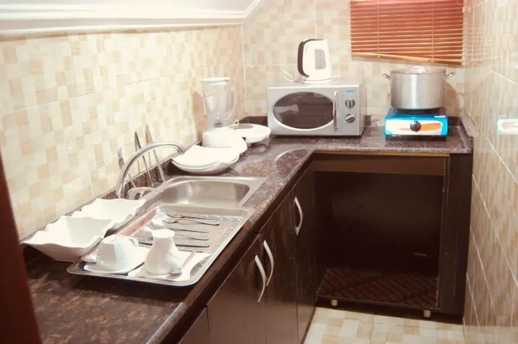E-Gold Luxury Hotel