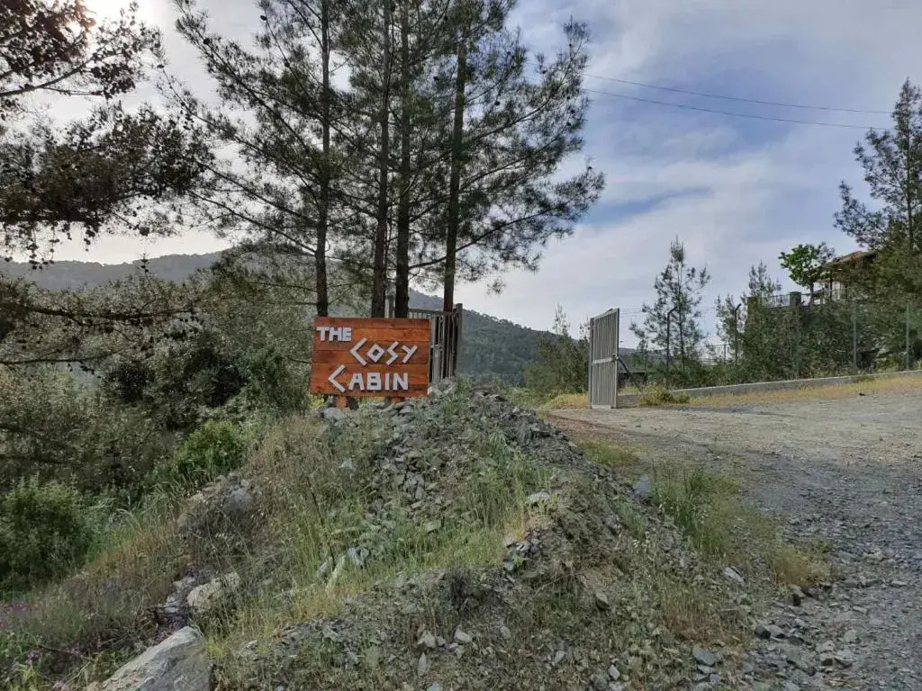 The Cosy Mountain Cabin with Stunning Views near Troodos