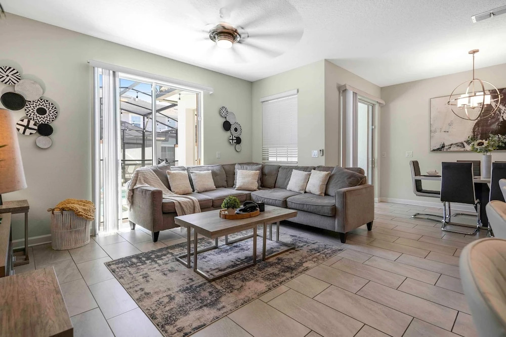 Stylish 4BR Pool Townhome Storey Lake