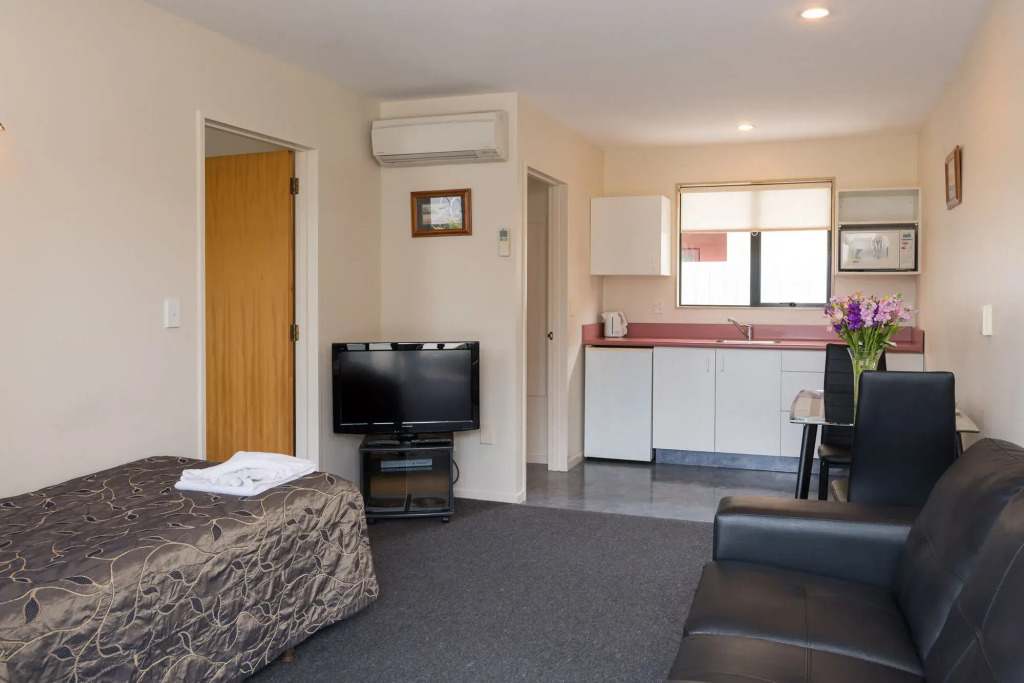 Aston Court Motel