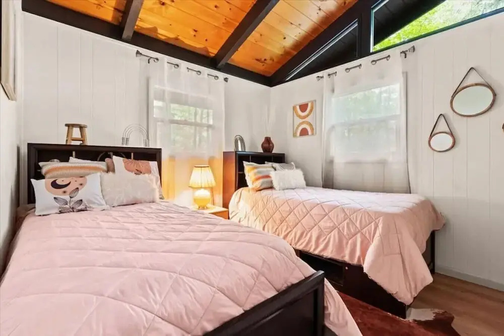 Unique 3Bedroom Poconos Chalet