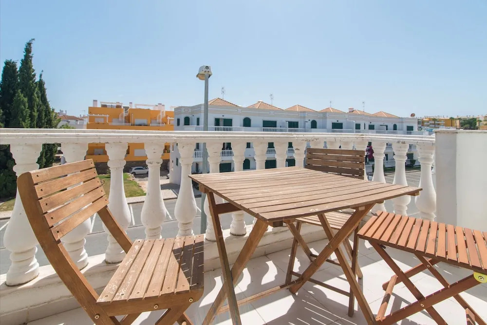 Cabanas T1 Apartment With Balcony & BBQ 8min Walk to Beachfront