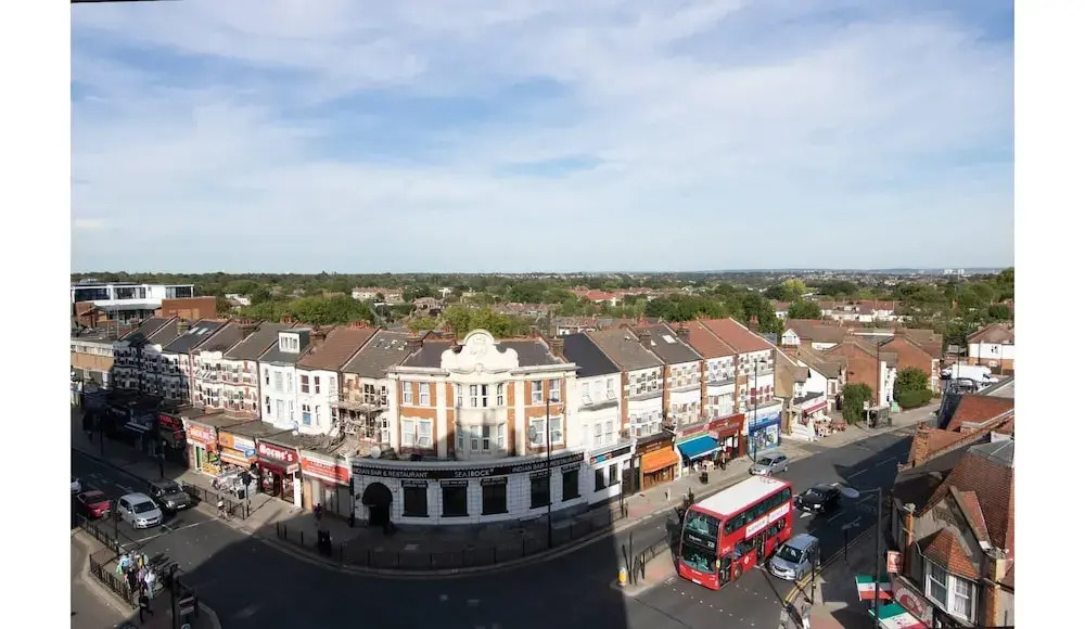 Finchley Modern Apartment - 1 Bedroom With Balcony