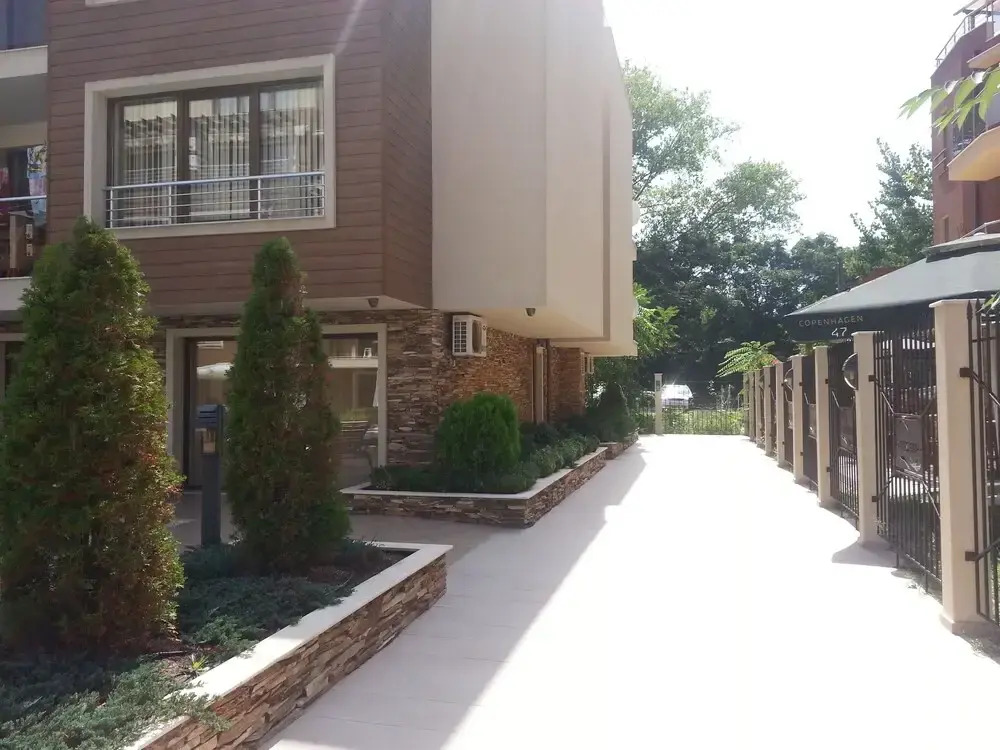 Azur Apartments