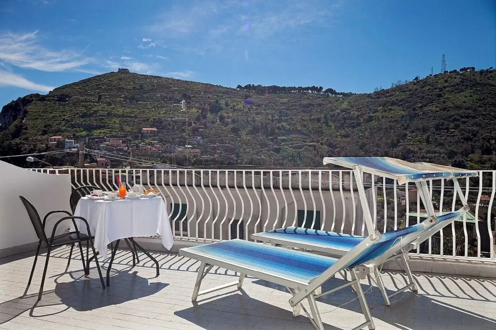 Hotel Caruso