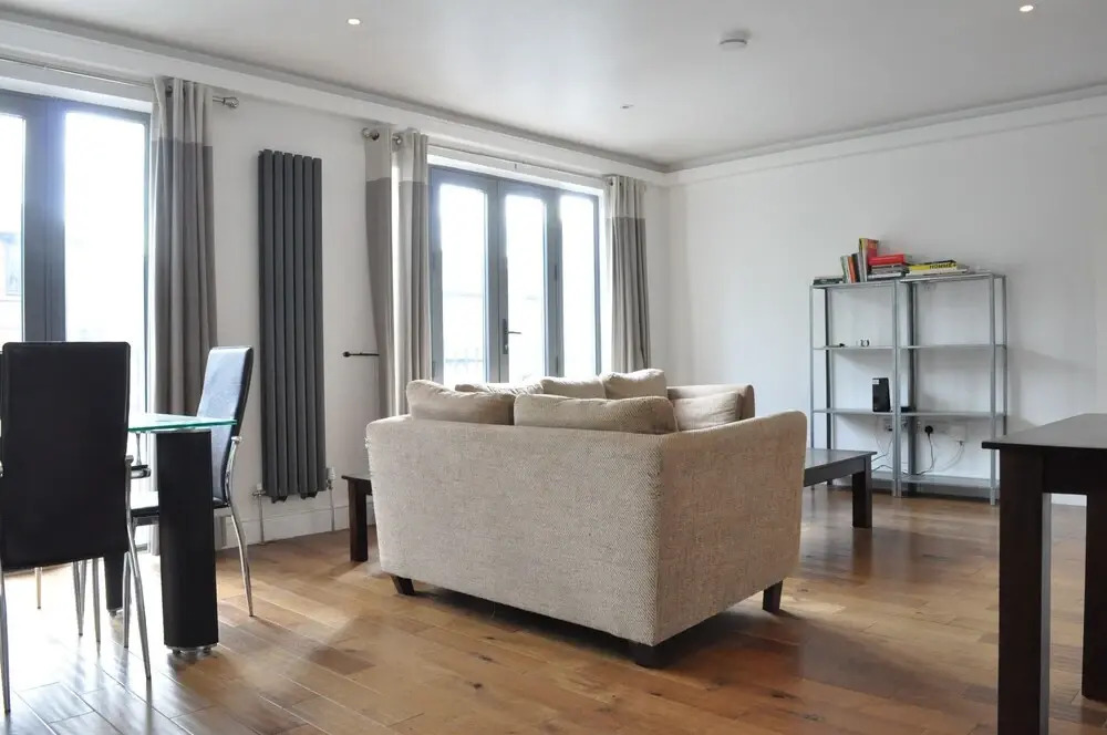 Spacious Contemporary 2 Bedroom Flat Near Camberwell