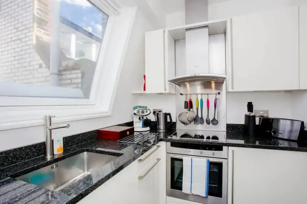 2 Bedroom West End Apartment Close To Regent's Park