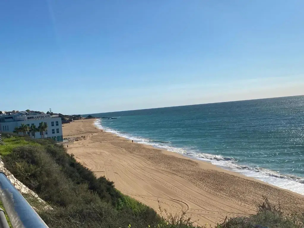 Deluxe apartment in Albufeira old town, 200m walk to beach, pool parking